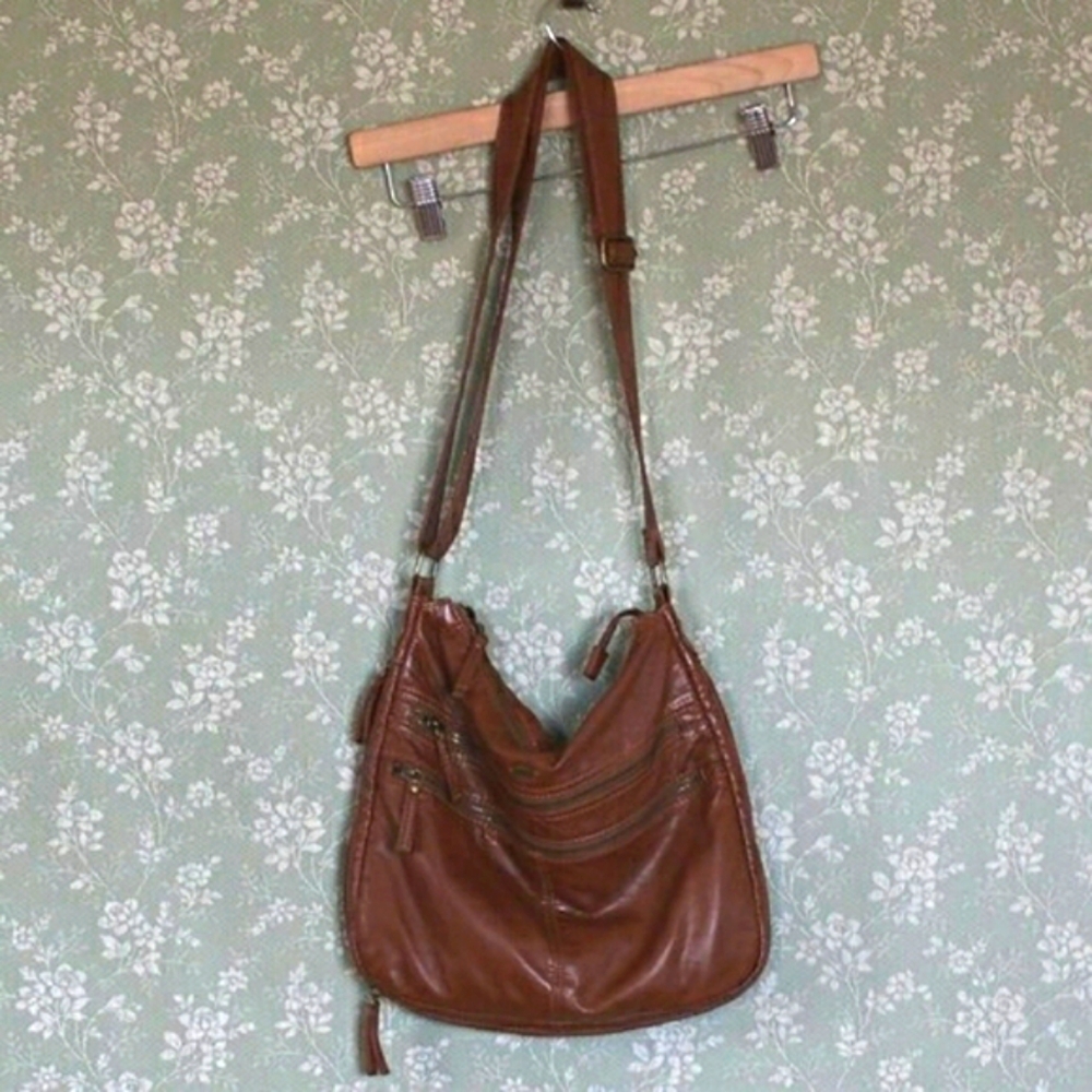 Cargo | Like NEW Vegan Leather Cross Body Bag, Beautiful Design